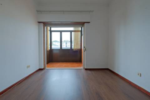 Apartamento T2 com vista mar na figueirinha, Oeiras