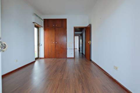 Apartamento T2 com vista mar na figueirinha, Oeiras