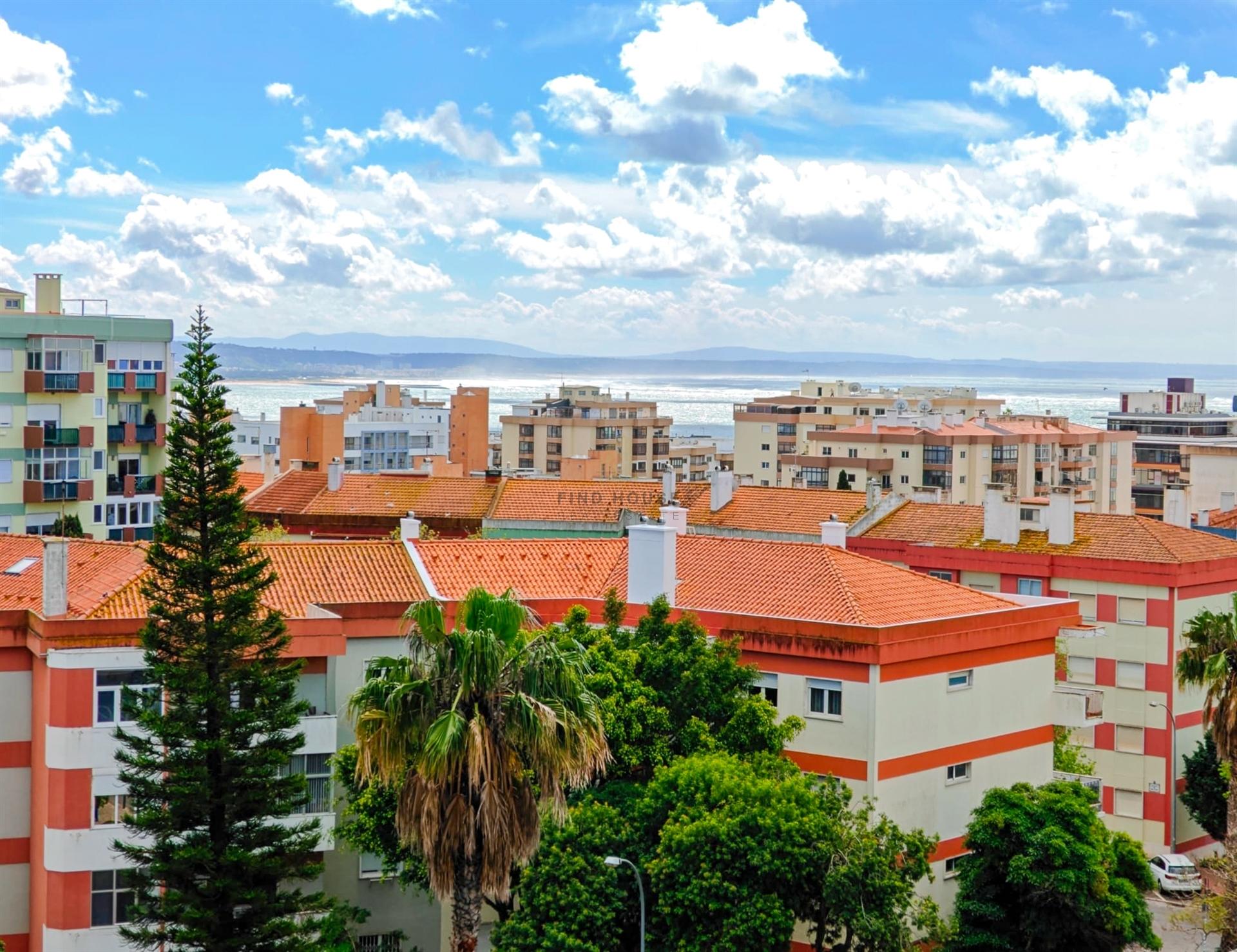 Apartamento T2 com vista mar na figueirinha, Oeiras