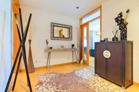 Apartamento T3 com 3 lugares de garagem, arrecadação e vista Rio no Parque das Nações, Lisboa