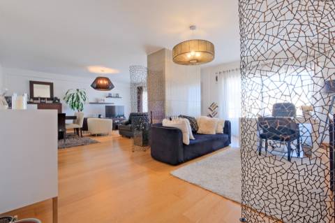 Apartamento T3 com 3 lugares de garagem, arrecadação e vista Rio no Parque das Nações, Lisboa