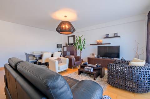 Apartamento T3 com 3 lugares de garagem, arrecadação e vista Rio no Parque das Nações, Lisboa