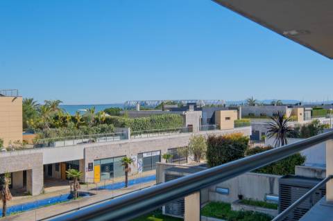 Apartamento T3 com 3 lugares de garagem, arrecadação e vista Rio no Parque das Nações, Lisboa