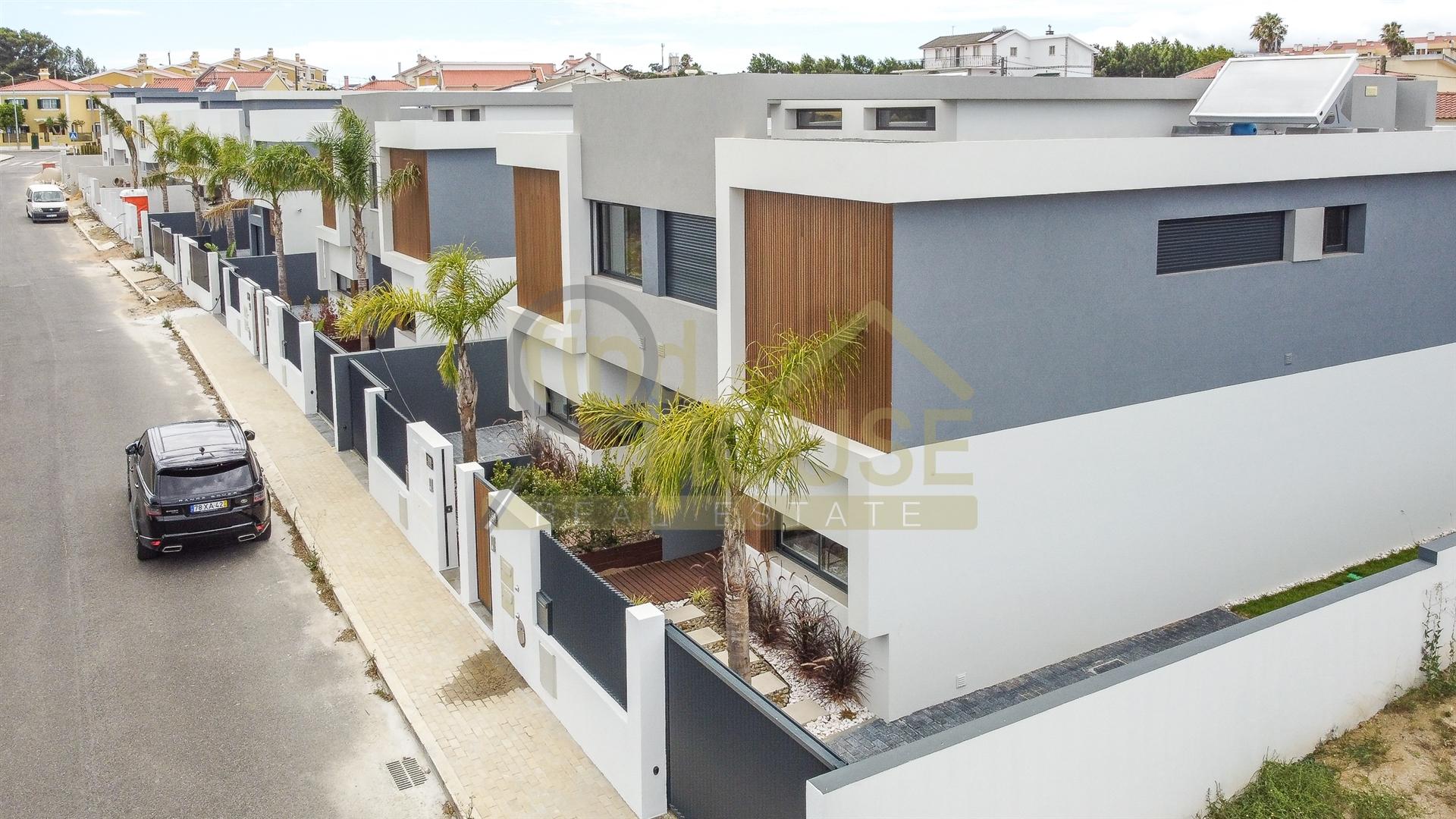 Arrenda-se Moradia geminada T3 em Bicesse