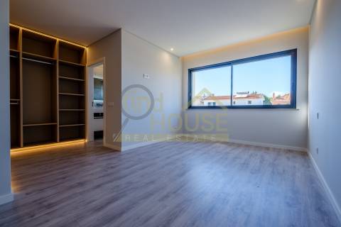 Arrenda-se Moradia geminada T3 em Bicesse