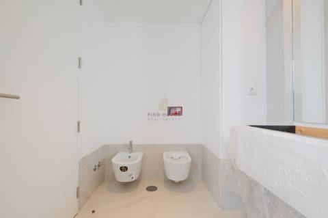 Moradia Isolada T4 com jardim e Garagem Box em Tires, São Domingos de Rana