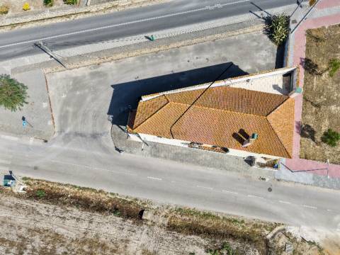 Moradia T4 com 2 pisos em Foros de Salvaterra