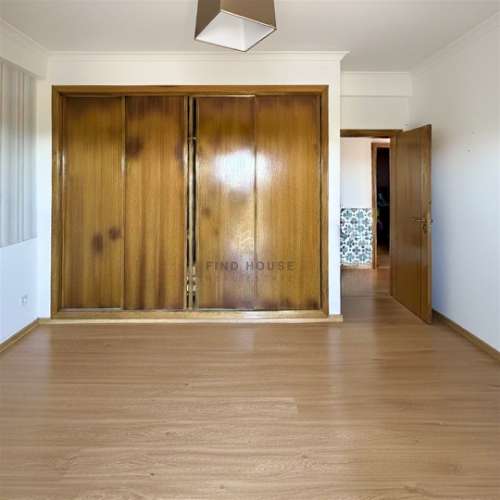 Moradia T4 com 2 pisos em Foros de Salvaterra