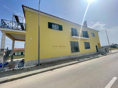Moradia T4 com 2 pisos em Foros de Salvaterra