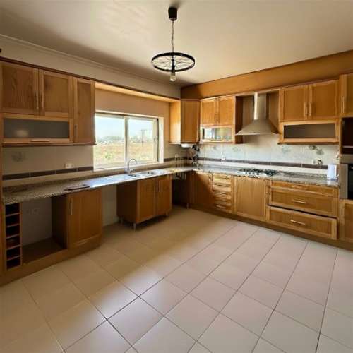 Apartamento T4 com amplo logradouro em Foros de Salvaterra, Salvaterra de Magos