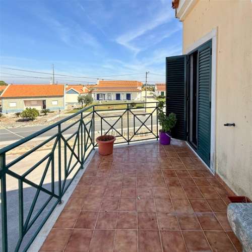 Apartamento T4 com amplo logradouro em Foros de Salvaterra, Salvaterra de Magos