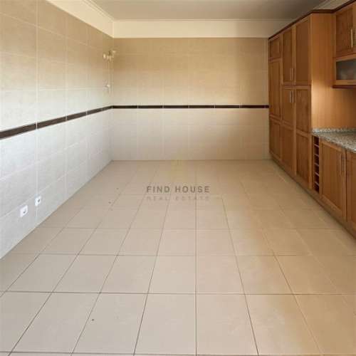 Apartamento T4 com amplo logradouro em Foros de Salvaterra, Salvaterra de Magos