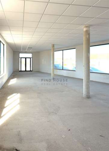 Espaço comercial com uma área de 157.40m2 e amplo logradouro em Fornos de Salvaterra