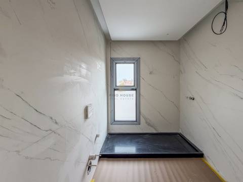 Moradia Isolada T5 com piscina e jardim no Arneiro