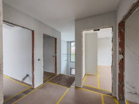 Moradia Isolada T5 com piscina e jardim no Arneiro