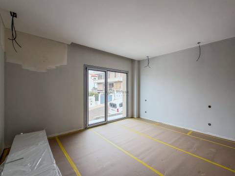 Moradia Isolada T5 com piscina e jardim no Arneiro