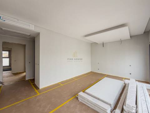 Moradia Isolada T5 com piscina e jardim no Arneiro