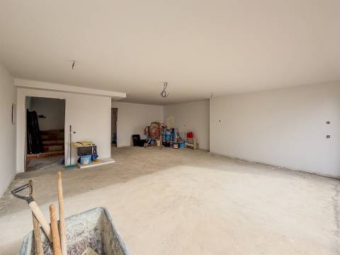 Moradia Isolada T5 com piscina e jardim no Arneiro