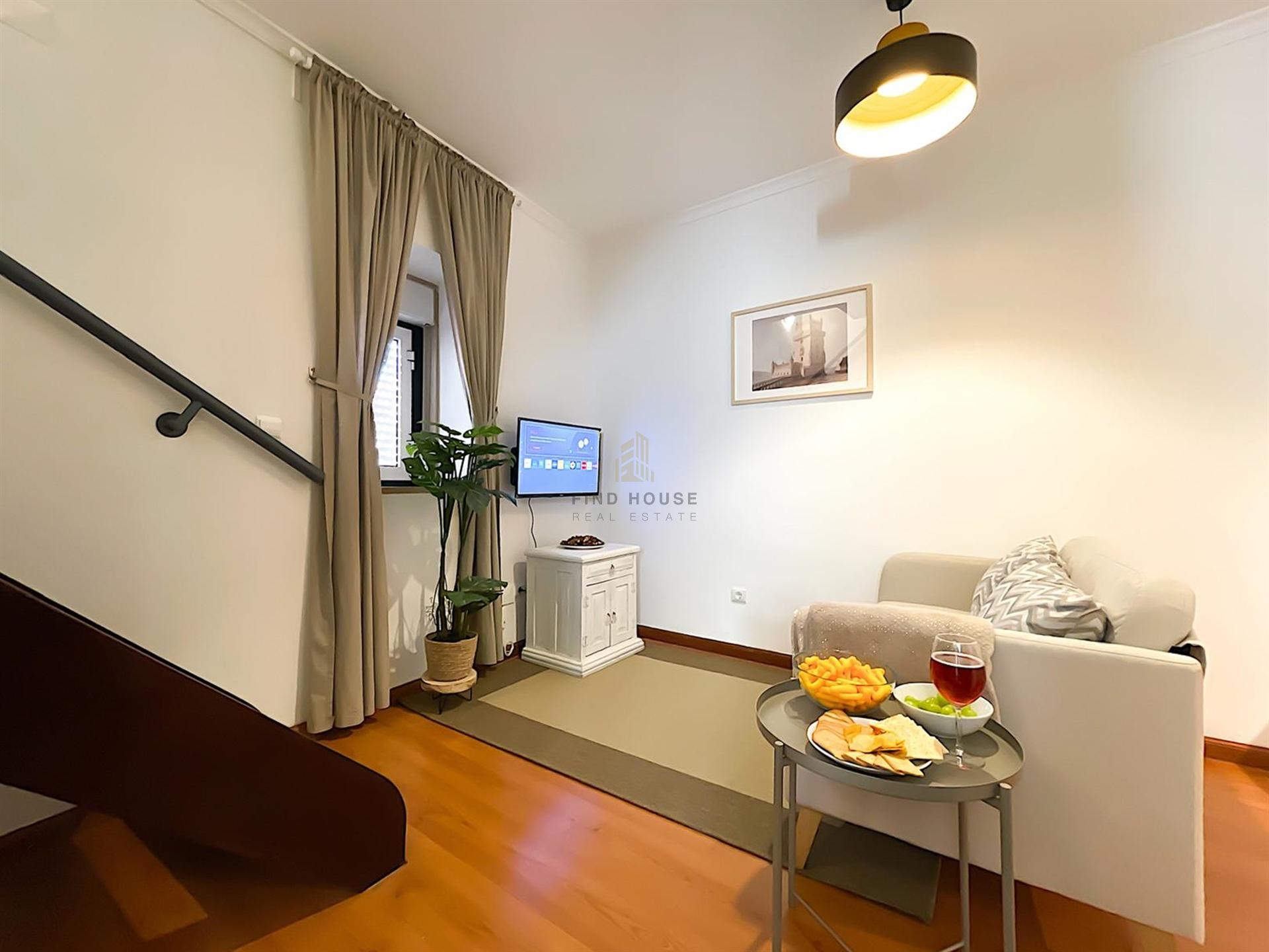 Apartamento T3 Duplex totalmente remodelado na zona histórica da Ajuda, Lisboa