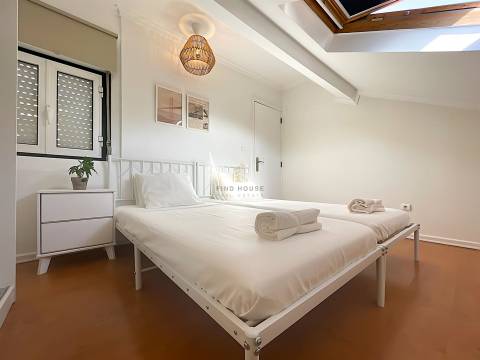 Apartamento T3 Duplex totalmente remodelado na zona histórica da Ajuda, Lisboa