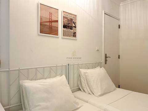 Apartamento T3 Duplex totalmente remodelado na zona histórica da Ajuda, Lisboa