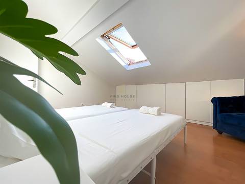 Apartamento T3 Duplex totalmente remodelado na zona histórica da Ajuda, Lisboa