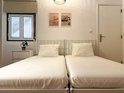 Apartamento T3 Duplex totalmente remodelado na zona histórica da Ajuda, Lisboa