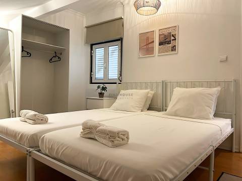 Apartamento T3 Duplex totalmente remodelado na zona histórica da Ajuda, Lisboa