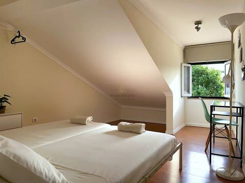 Apartamento T3 Duplex totalmente remodelado na zona histórica da Ajuda, Lisboa