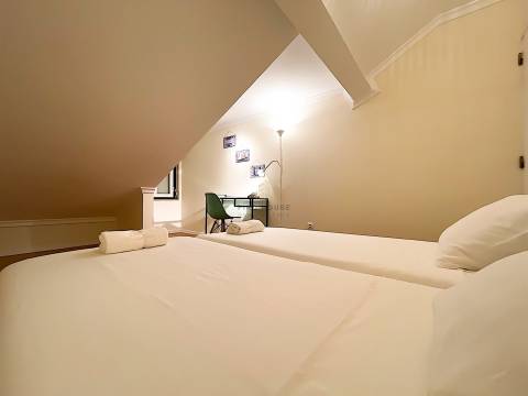 Apartamento T3 Duplex totalmente remodelado na zona histórica da Ajuda, Lisboa