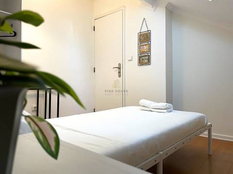 Apartamento T3 Duplex totalmente remodelado na zona histórica da Ajuda, Lisboa