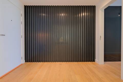 Arrenda-se T1 mobilado, com garagem e frente de Rio na Afurada, Vila Nova de Gaia