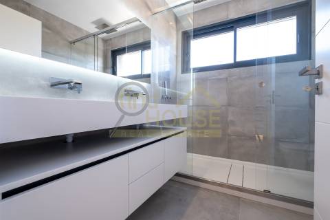 Moradia geminada T3 em Bicesse