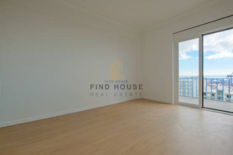 Arrenda-se Apartamento T2 com vista Rio em Penha de França, Lisboa