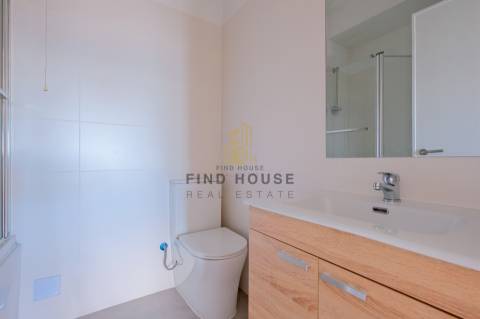 Arrenda-se Apartamento T2 com vista Rio em Penha de França, Lisboa