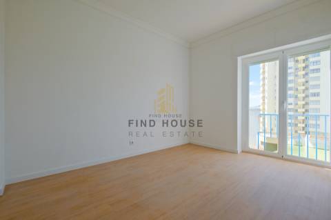 Arrenda-se Apartamento T2 com vista Rio em Penha de França, Lisboa