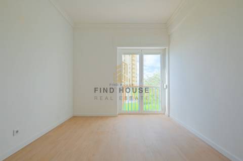 Arrenda-se Apartamento T2 com vista Rio em Penha de França, Lisboa