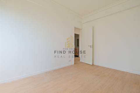 Arrenda-se Apartamento T2 com vista Rio em Penha de França, Lisboa