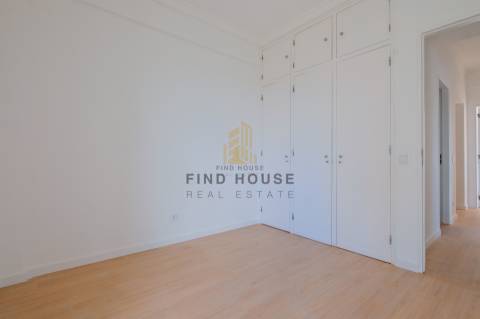 Arrenda-se Apartamento T2 com vista Rio em Penha de França, Lisboa