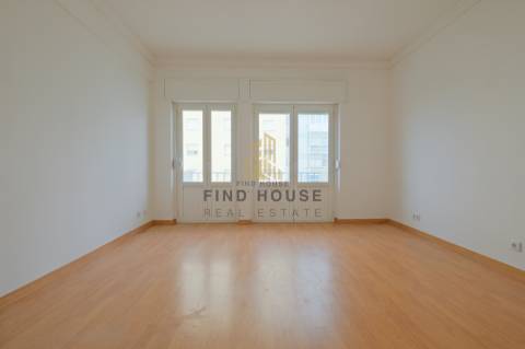 Arrenda-se Apartamento T1 com vista Rio em Penha de França, Lisboa