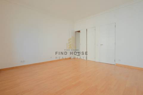 Arrenda-se Apartamento T1 com vista Rio em Penha de França, Lisboa