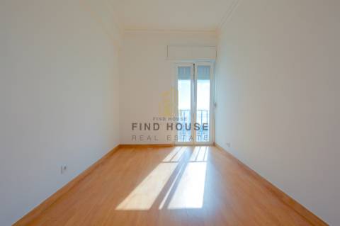 Arrenda-se Apartamento T1 com vista Rio em Penha de França, Lisboa