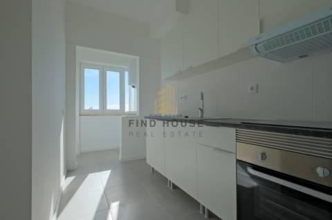 Arrenda-se Apartamento T1 com vista Rio em Penha de França, Lisboa