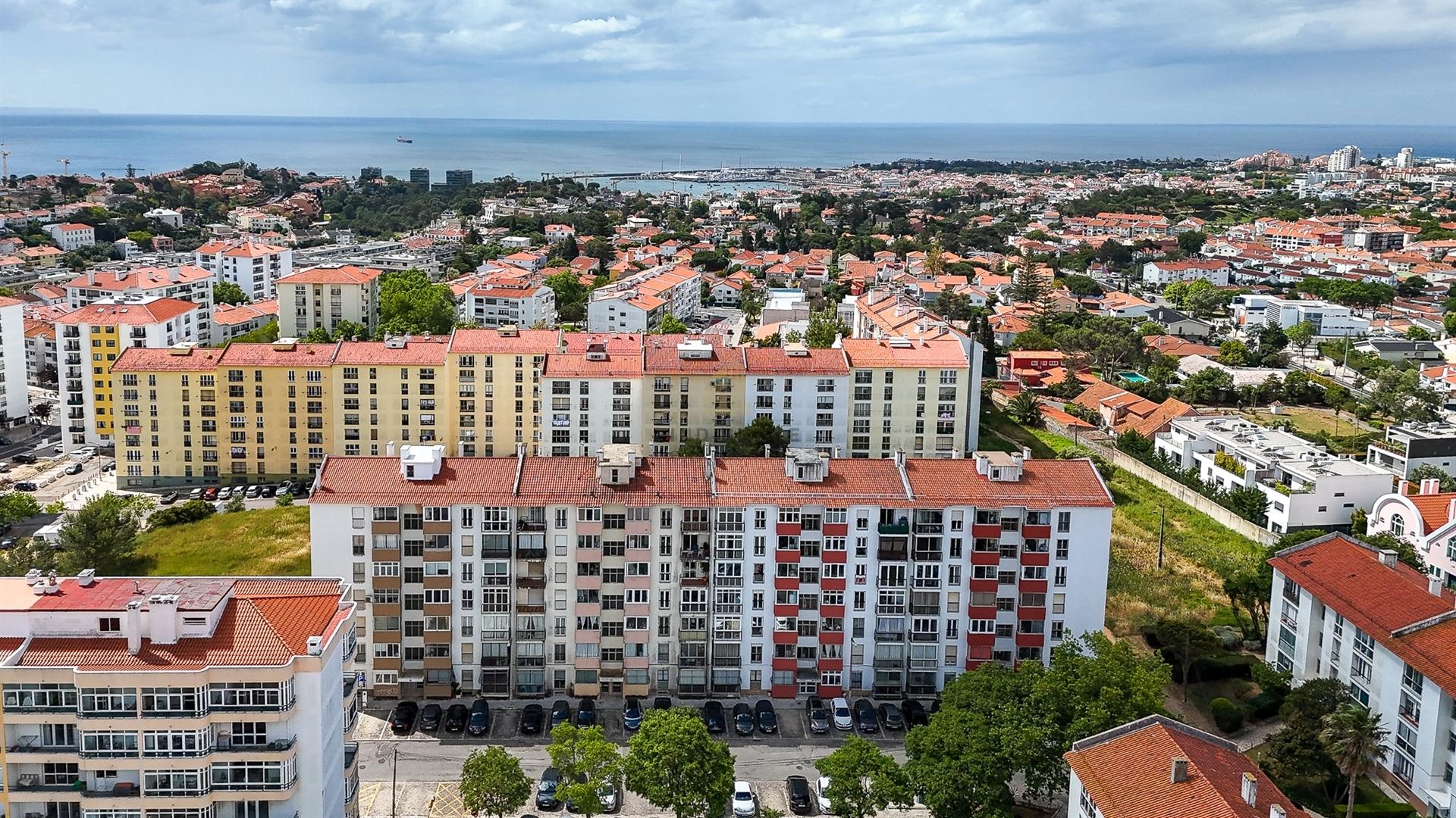 Vende-se Apartamento T3 em Pai do Vento, Cascais