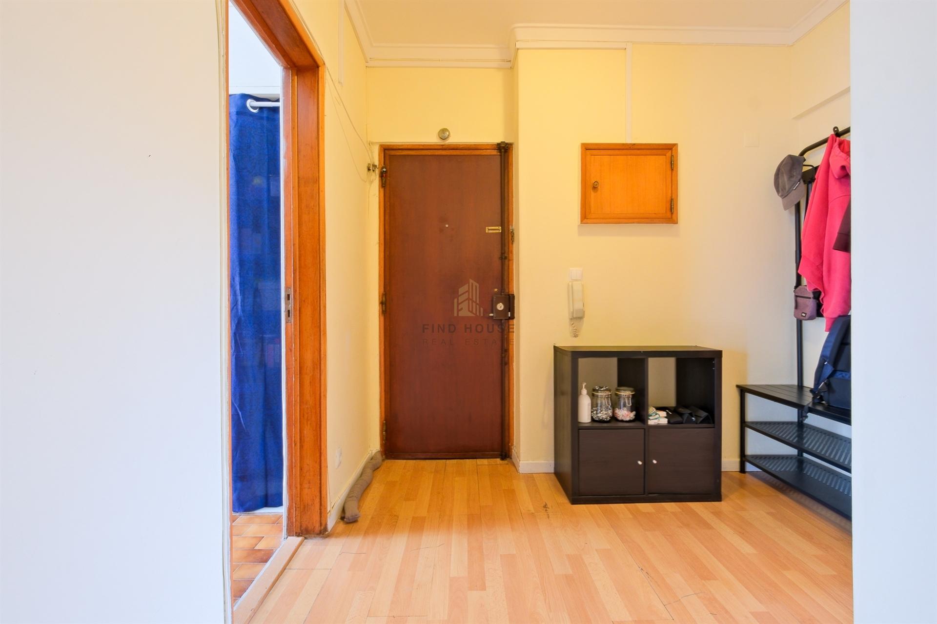 Vende-se Apartamento T3 em Pai do Vento, Cascais