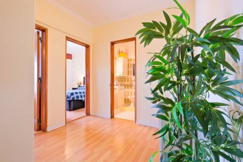 Vende-se Apartamento T3 em Pai do Vento, Cascais