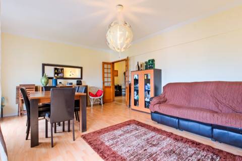 Vende-se Apartamento T3 em Pai do Vento, Cascais