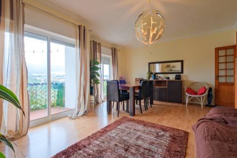 Vende-se Apartamento T3 em Pai do Vento, Cascais