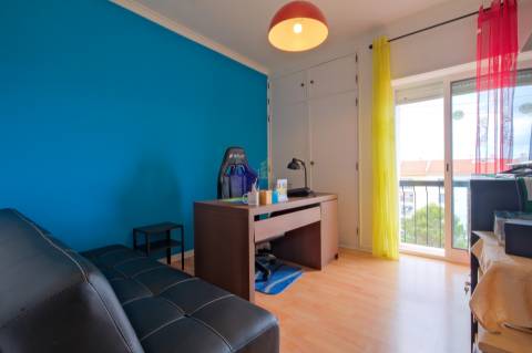 Vende-se Apartamento T3 em Pai do Vento, Cascais