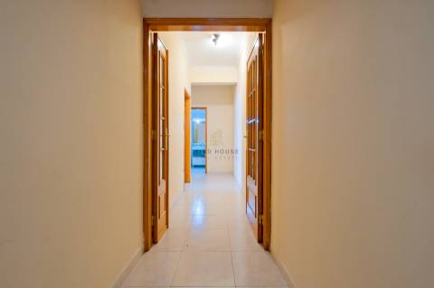 Apartamento T2 com terraço, lugar de garagem e arrecadação em Vale de Mourão, Agualva-Cacém